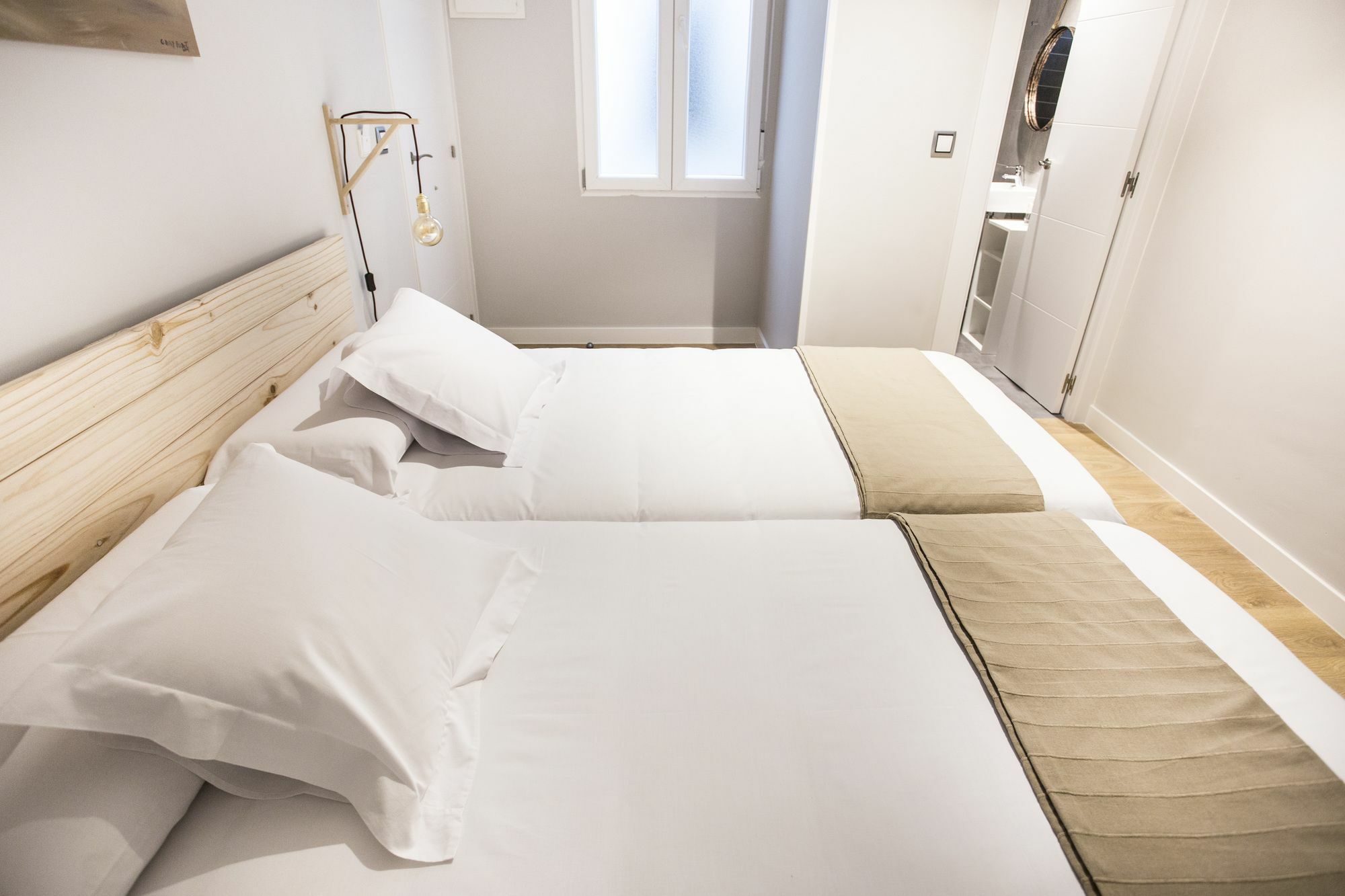 Hola Rooms Madrid Ngoại thất bức ảnh