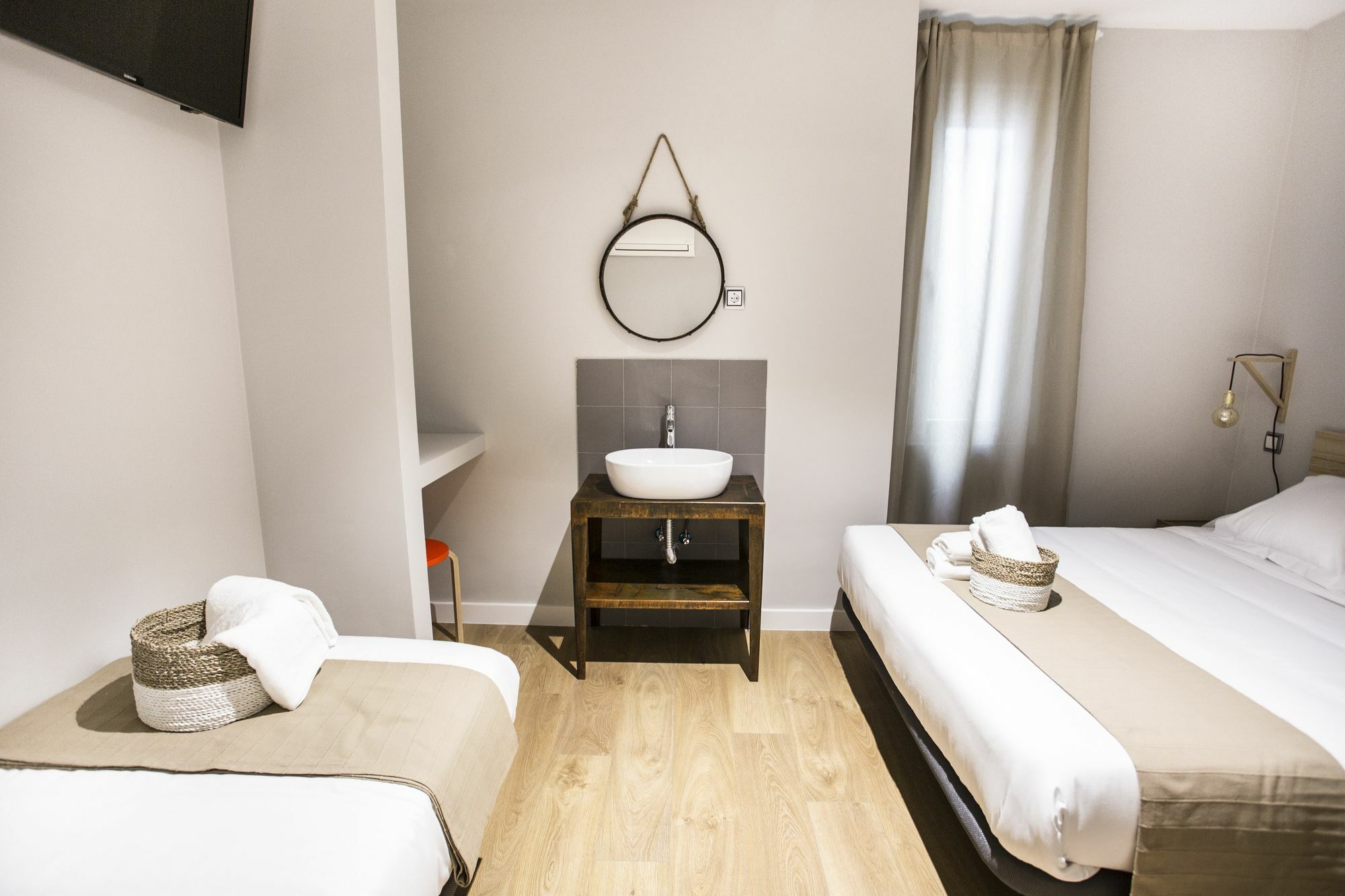 Hola Rooms Madrid Ngoại thất bức ảnh