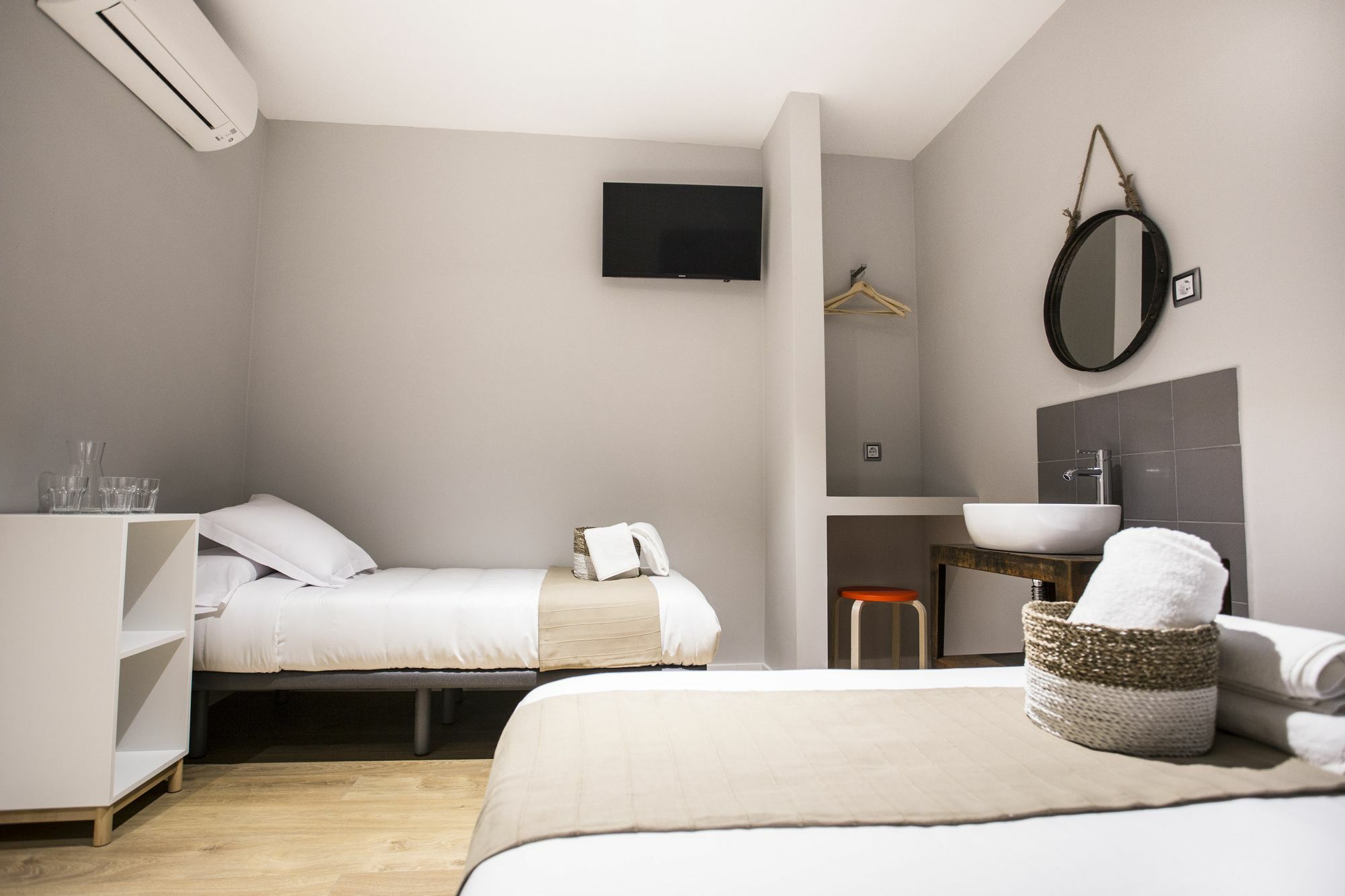 Hola Rooms Madrid Ngoại thất bức ảnh